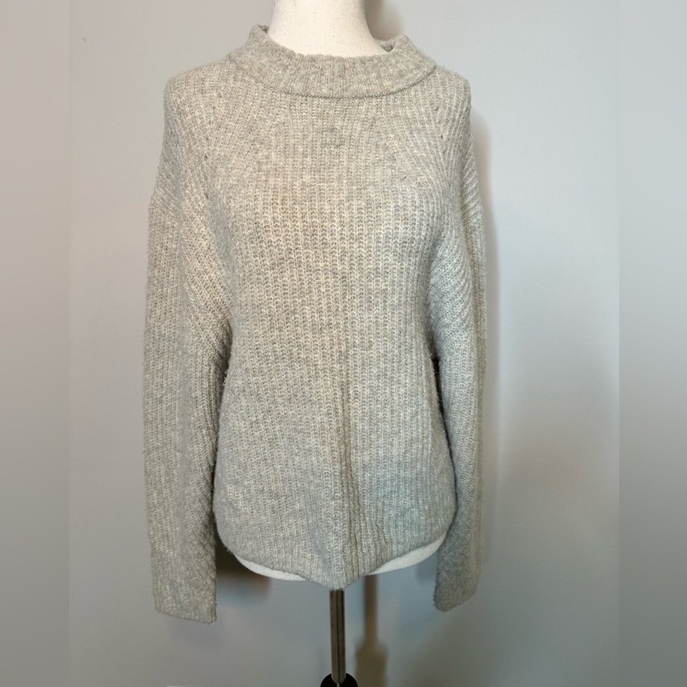 Sz M Prologue crew neck oatmeal textured sweater soft